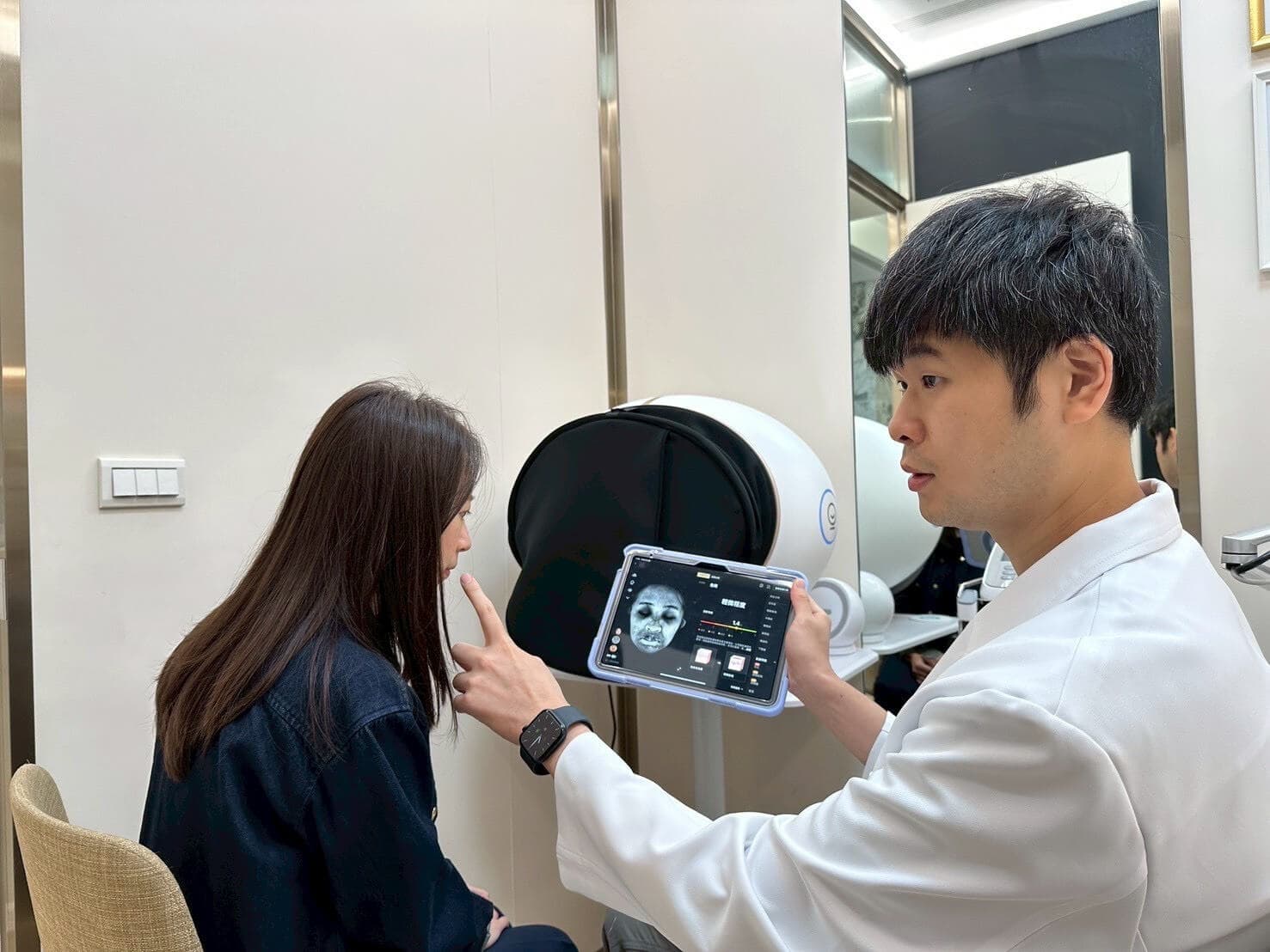 EVE MUSE Smart Detection Combined with Derma Microneedling for Precise Improvement of Acne Scars and Pores